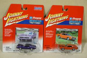 lot 61 image: 2 Johnny Lightning Die Cast Mopar Muscle - 1970 Hemi Cuda