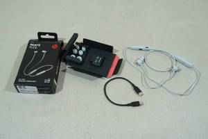 lot 90 image: Beats Flex All-Day Wireless Earphones