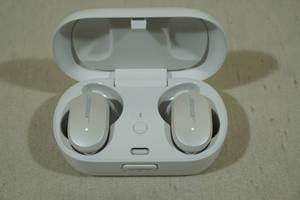 lot 101 image: Bose QuietComfort In Ear Wireless Headphones Noise Cancelling- Soapstone