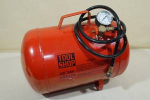 lot 102 image: Tool Shop 5 Gallon Air Tank
