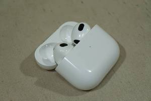 lot 110 image: Apple AirPods 3rd Generation