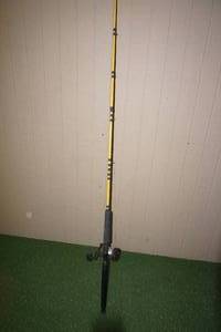 lot 145 image: 8 6 Eagle Claw Star Fire Fishing Rod with Reel