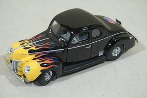 lot 182 image: Ford Hot Rod Die Cast Car Quest 125 Scale