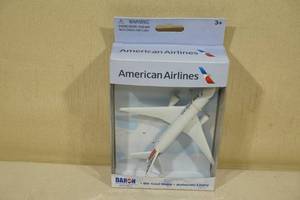 lot 189 image: American Airlines Die Cast Plane