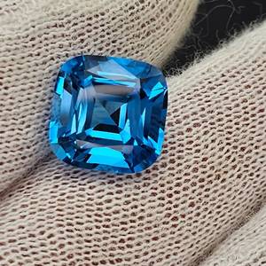 HIGHEST QUALITY 14.64 Carat Electric Swiss Blue Topaz Gemstone $1,928 Retail VIDEO