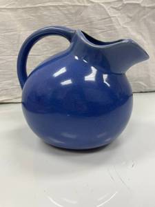 VINTAGE BLUE USA POTTERY PITCHER.