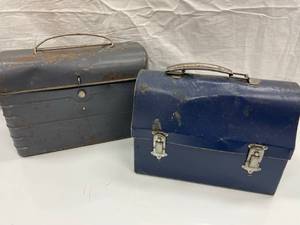 VINTAGE METAL LUNCH BOXES.