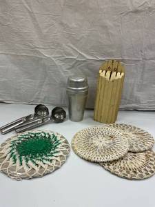 VINTAGE ICE CREAM SCOOPS, HEAT PLAT...