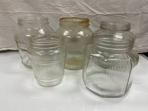 VINTAGE JARS NI LIDS...