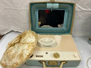 VINTAGE HAIR DRTER, TRAS BIN AND PL...