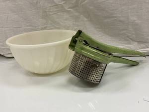 VINTAGE FIREKING BOWL AND RICER...