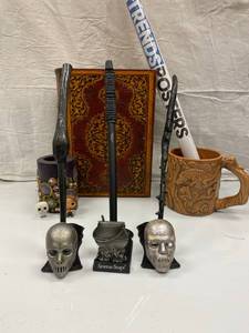 HARRY POTTERY WANDS, ETC...