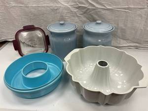 MISC KITCHEN ITEMS...