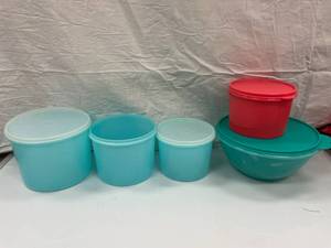 VINTAGE TUPPERWARE...