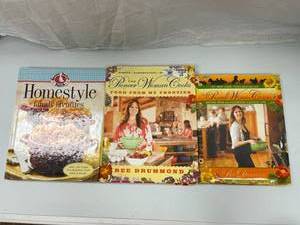 PIONEER WOMEN COOKS BOOKS...
