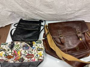BEAUTIFUL LEATHER HAND BAG AND PURS...
