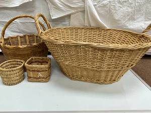 LOVELY SET OF BASKETS...