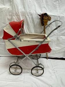 VINTAGE REDMETAL BABY BUGGY WITH W...