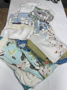 MISC LOT OF VINTAGE LINENS...