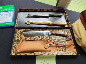 New Hunting Knife and 2 others with sheafs.