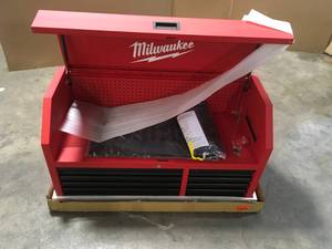 lot 34 image: Milwaukee  46 in. 8-Drawer Steel Storage Top Chest in Red and Black Customer Returns See Pictures