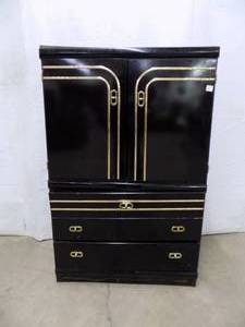 2- Drawer dresser with doors