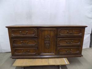 6 Drawer Dresser with doors