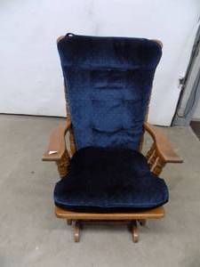 Wooden Rocking chair with pads