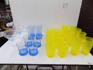 26 Plastic Glasses