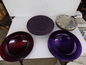 24 - Decorative Plates (Plastic & Alum)