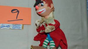lot 9 image: Vintage Hobo Clown with Felt Outfit -  A Lovable Woolkin Original