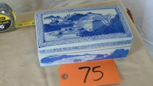 lot 75 image: Antique Japanese Blue and White Porcelain Brush Box
