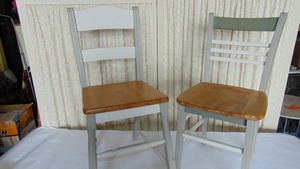 lot 52 image: 2 Piece Lot of Wooden Chairs