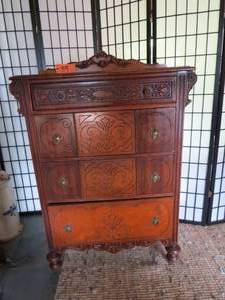 lot 39 image: Antique Walnut 4 Drawer Dresser 35 W x 18 D x 47 14 H