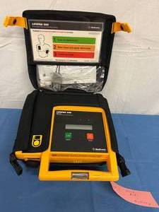 lot 43 image: MSRP $1500 Medtronic Physio Control Lifepak 500 AED Automated External Defibrillator With New Electrode - Tested As Working However Needs Replacement Battery