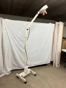 lot 51 image: MSRP $2400 Welch Allyn LS200 #44200 Lab Medical Grade Industrial 3-Lamp Procedure Mobile Multi-adjustable Examination Surgical Light Lamp - Mechanics built to last a lifetime Excellent Working Condition 
