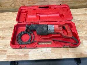 lot 22 image: MILWAUKEE Reciprocating Saw (6509-22) with Hard Case