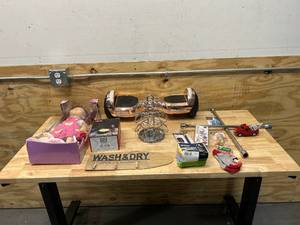 lot 128 image: Lot of Various Items
