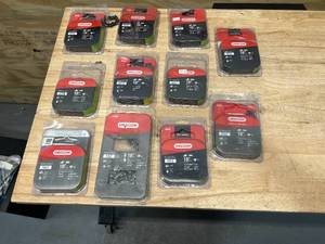 lot 142 image: Lot of 18 Chainsaw Chains