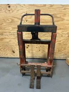 lot 147 image: ROL-A-LIFT M4