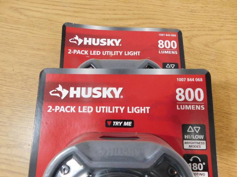 lot 33 image: 800-Lumen LED Utility Lights 2-Modes with Magnetic Handle and Batteries (4-Pack)