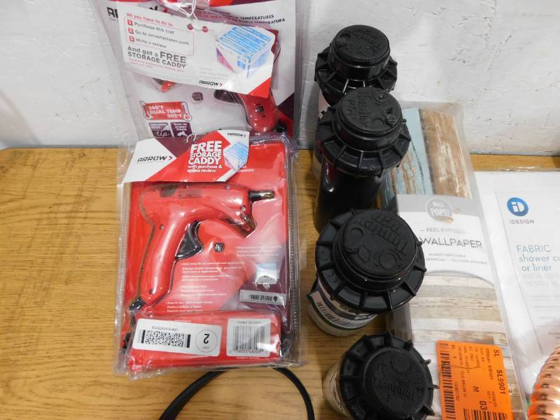 lot 128 image: Mix lot of goods.