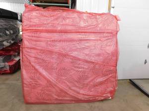 lot 10 image: King - Sealy Posturepedic Carver 11 Firm Tight Top Mattress
