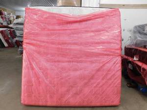 lot 18 image: King - Sealy Sealy Response Performance 14 Cushion Plush Top Mattress