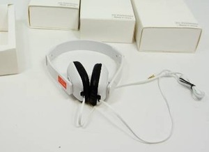 lot 40 image: Lot of 4 Headphones