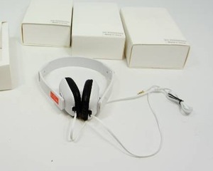 lot 41 image: Lot of 4 Headphones