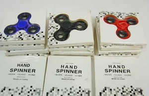 lot 43 image: Lot of 15 NIB Fidget Spinner