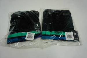 lot 73 image: 1 Hydro Flask Mens L T-Shirt and 1 Womens V-Neck Blue L T-Shirt