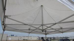 lot 7 image: 10 x 10 Pop Up Canopy With Bag