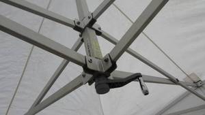 lot 9 image: 10 x 10 Pop Up Canopy With Bag